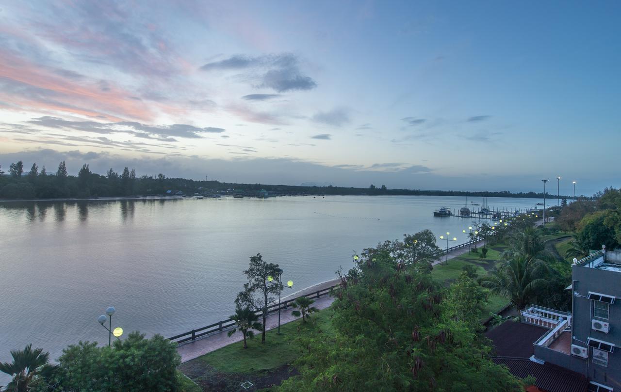 Krabi City Seaview Hotel Exterior photo
